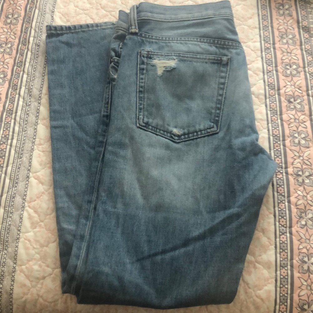 Men’s destroyed light wash slim jean